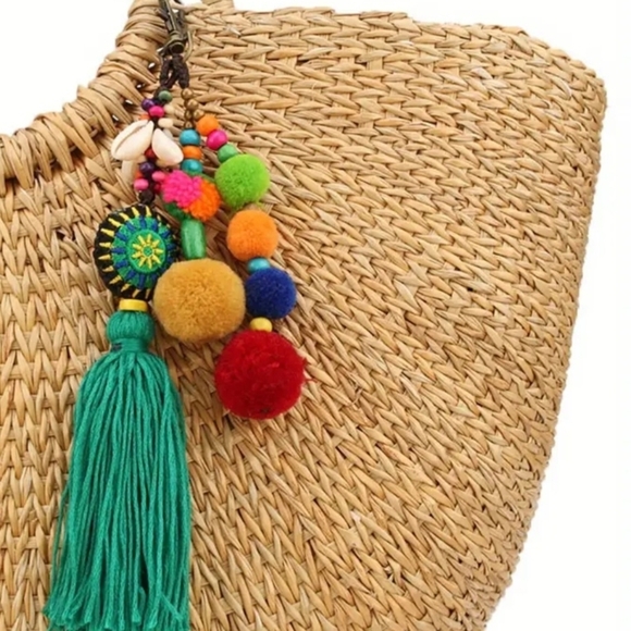 Colorful Pom Pom Keychain with Shells - Picture 9 of 12